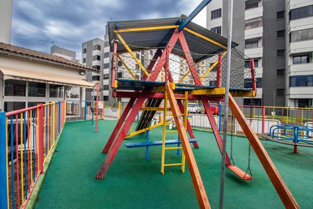Apartamento à venda com 52m², 2 quartos e 1 vaga Apartamento à venda com 52m², 2 quartos e 1 vagaÁrea comum - Playground