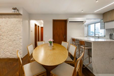 Apartamento à venda com 116m², 3 quartos e 2 vagas Apartamento à venda com 116m², 3 quartos e 2 vagasSala de Jantar