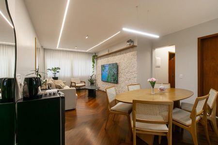 Apartamento à venda com 116m², 3 quartos e 2 vagas Apartamento à venda com 116m², 3 quartos e 2 vagasSala de Jantar