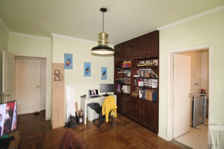 Casa à venda com 438m², 4 quartos e 6 vagasQuarto 4