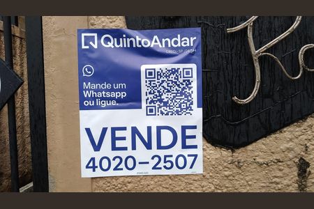 Casa à venda com 438m², 4 quartos e 6 vagas Casa à venda com 438m², 4 quartos e 6 vagasFachada
