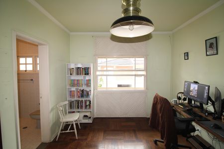 Casa à venda com 438m², 4 quartos e 6 vagasQuarto 4