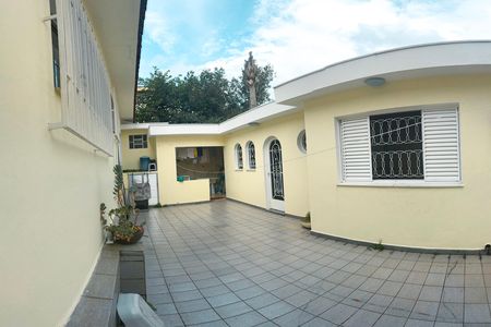 Quintal de casa à venda com 3 quartos, 181m² em Jardim Londrina, São Paulo