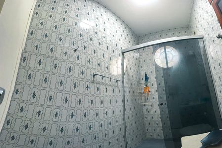 banheiro 2 de casa à venda com 3 quartos, 181m² em Jardim Londrina, São Paulo