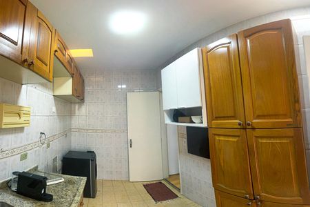 cozinha 2 de casa à venda com 3 quartos, 181m² em Jardim Londrina, São Paulo