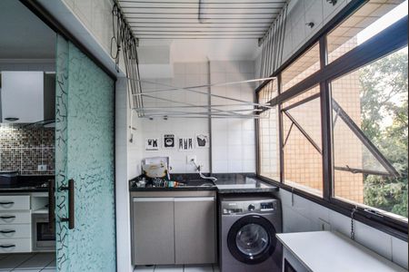 Apartamento à venda com 98m², 3 quartos e 2 vagas Apartamento à venda com 98m², 3 quartos e 2 vagasÁrea de Serviço