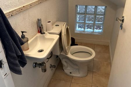 Casa para alugar com 146m², 3 quartos e 2 vagas Casa para alugar com 146m², 3 quartos e 2 vagasBanheiro