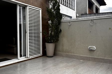 Casa para alugar com 146m², 3 quartos e 2 vagas Casa para alugar com 146m², 3 quartos e 2 vagasVaranda