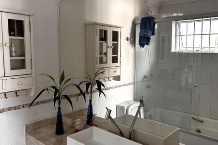 Casa para alugar com 146m², 3 quartos e 2 vagas Casa para alugar com 146m², 3 quartos e 2 vagasBanheiro
