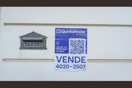Casa à venda com 134m², 3 quartos e 2 vagas Casa à venda com 134m², 3 quartos e 2 vagasFachada