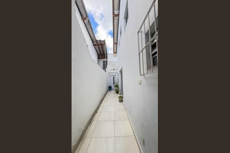 Casa à venda com 134m², 3 quartos e 2 vagas Casa à venda com 134m², 3 quartos e 2 vagasCorredor