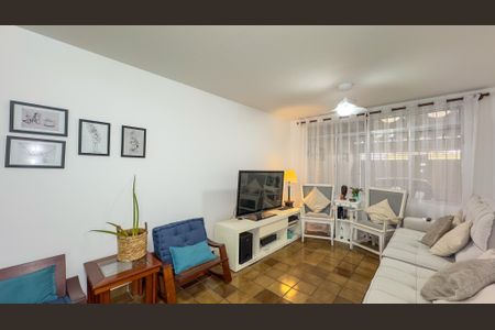 Casa à venda com 134m², 3 quartos e 2 vagas Casa à venda com 134m², 3 quartos e 2 vagasSala