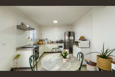 Casa à venda com 134m², 3 quartos e 2 vagas Casa à venda com 134m², 3 quartos e 2 vagasCozinha