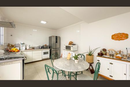 Casa à venda com 134m², 3 quartos e 2 vagas Casa à venda com 134m², 3 quartos e 2 vagasCozinha