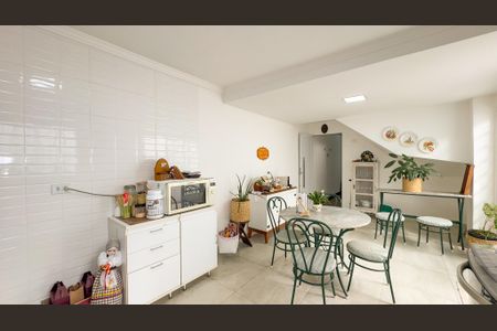 Casa à venda com 134m², 3 quartos e 2 vagas Casa à venda com 134m², 3 quartos e 2 vagasCozinha