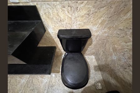 Casa de condomínio à venda com 350m², 5 quartos e 6 vagas Casa de condomínio à venda com 350m², 5 quartos e 6 vagasBanheiro Social