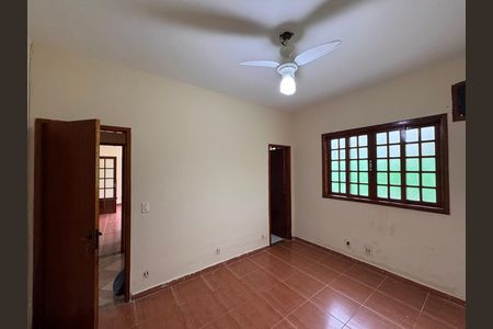 Casa de condomínio à venda com 350m², 5 quartos e 6 vagas Casa de condomínio à venda com 350m², 5 quartos e 6 vagasSuíte 2