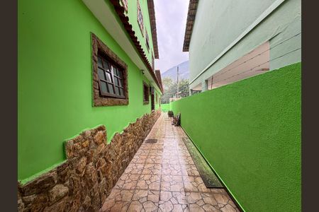 Casa de condomínio à venda com 350m², 5 quartos e 6 vagas Casa de condomínio à venda com 350m², 5 quartos e 6 vagasÁrea externa