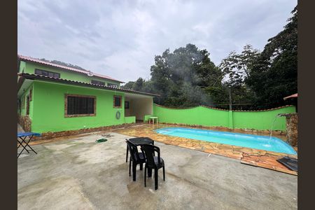 Casa de condomínio à venda com 350m², 5 quartos e 6 vagas Casa de condomínio à venda com 350m², 5 quartos e 6 vagasÁrea externa