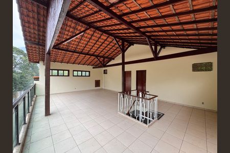 Casa de condomínio à venda com 350m², 5 quartos e 6 vagas Casa de condomínio à venda com 350m², 5 quartos e 6 vagasTerraço