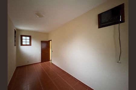 Casa de condomínio à venda com 350m², 5 quartos e 6 vagas Casa de condomínio à venda com 350m², 5 quartos e 6 vagasQuarto