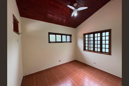Casa de condomínio à venda com 350m², 5 quartos e 6 vagas Casa de condomínio à venda com 350m², 5 quartos e 6 vagasSuite 3
