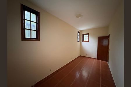 Casa de condomínio à venda com 350m², 5 quartos e 6 vagas Casa de condomínio à venda com 350m², 5 quartos e 6 vagasQuarto