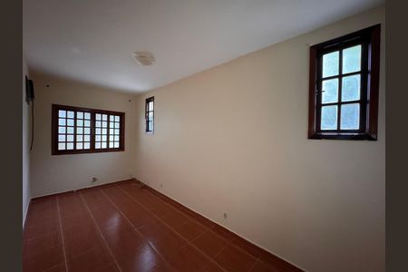 Casa de condomínio à venda com 350m², 5 quartos e 6 vagas Casa de condomínio à venda com 350m², 5 quartos e 6 vagasQuarto