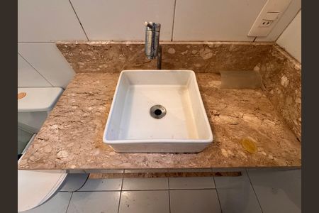 Casa de condomínio à venda com 350m², 5 quartos e 6 vagas Casa de condomínio à venda com 350m², 5 quartos e 6 vagasSuite 2 - Banheiro