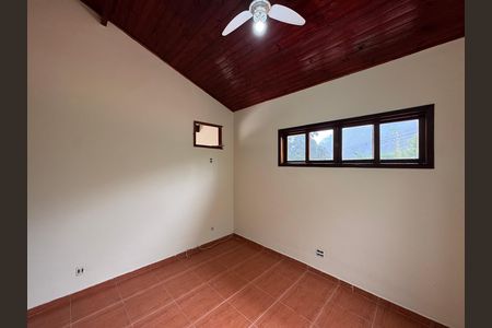 Casa de condomínio à venda com 350m², 5 quartos e 6 vagas Casa de condomínio à venda com 350m², 5 quartos e 6 vagasSuite 3