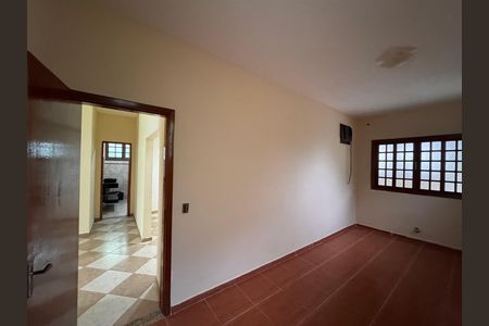 Casa de condomínio à venda com 350m², 5 quartos e 6 vagas Casa de condomínio à venda com 350m², 5 quartos e 6 vagasQuarto