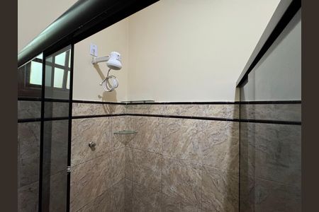Casa de condomínio à venda com 350m², 5 quartos e 6 vagas Casa de condomínio à venda com 350m², 5 quartos e 6 vagasBanheiro Social