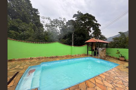 Casa de condomínio à venda com 350m², 5 quartos e 6 vagas Casa de condomínio à venda com 350m², 5 quartos e 6 vagasÁrea externa