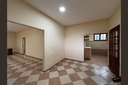 Casa de condomínio à venda com 350m², 5 quartos e 6 vagas Casa de condomínio à venda com 350m², 5 quartos e 6 vagasSala