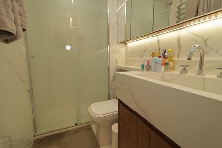 Apartamento à venda com 145m², 3 quartos e 2 vagasBanheiro da Suíte 1