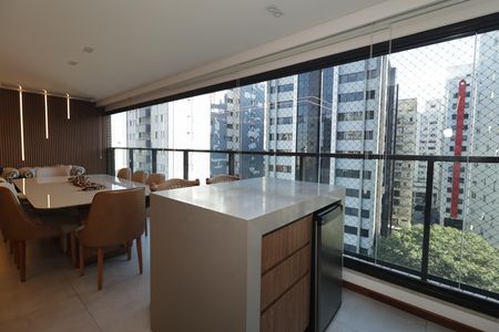 Apartamento à venda com 145m², 3 quartos e 2 vagasChurrasqueira