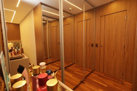 Apartamento à venda com 145m², 3 quartos e 2 vagasCloset da Suíte 3