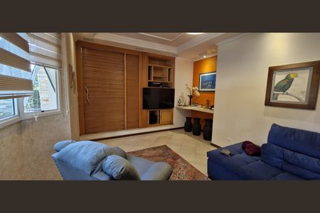 Casa de condomínio à venda com 600m², 4 quartos e 6 vagas Casa de condomínio à venda com 600m², 4 quartos e 6 vagasQuarto