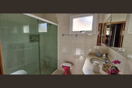Casa de condomínio à venda com 600m², 4 quartos e 6 vagas Casa de condomínio à venda com 600m², 4 quartos e 6 vagasBanheiro