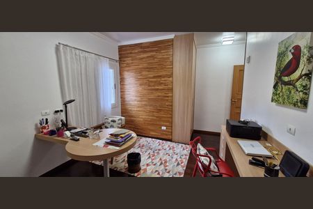 Casa de condomínio à venda com 600m², 4 quartos e 6 vagas Casa de condomínio à venda com 600m², 4 quartos e 6 vagasQuarto