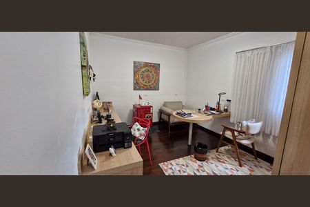 Casa de condomínio à venda com 600m², 4 quartos e 6 vagas Casa de condomínio à venda com 600m², 4 quartos e 6 vagasQuarto