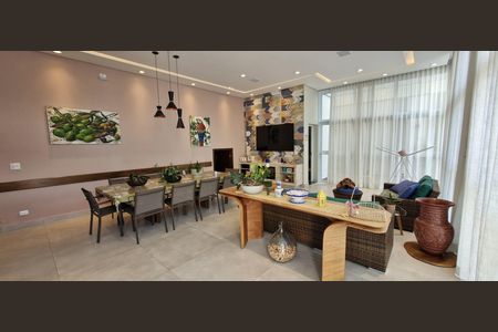 Casa de condomínio à venda com 600m², 4 quartos e 6 vagas Casa de condomínio à venda com 600m², 4 quartos e 6 vagasCozinha