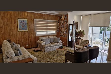Casa de condomínio à venda com 600m², 4 quartos e 6 vagas Casa de condomínio à venda com 600m², 4 quartos e 6 vagasSala