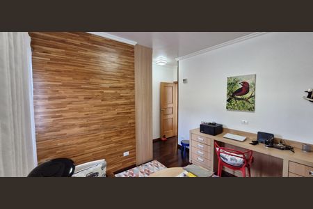 Casa de condomínio à venda com 600m², 4 quartos e 6 vagas Casa de condomínio à venda com 600m², 4 quartos e 6 vagasQuarto