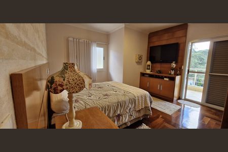 Casa de condomínio à venda com 600m², 4 quartos e 6 vagas Casa de condomínio à venda com 600m², 4 quartos e 6 vagasQuarto
