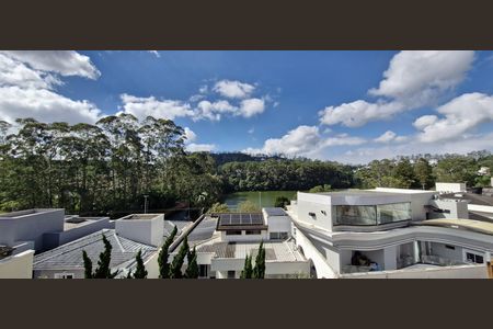 Casa de condomínio à venda com 600m², 4 quartos e 6 vagas Casa de condomínio à venda com 600m², 4 quartos e 6 vagasVista