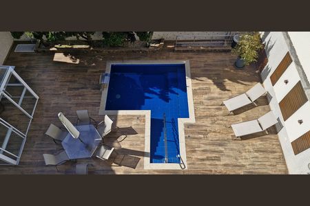 Casa de condomínio à venda com 600m², 4 quartos e 6 vagas Casa de condomínio à venda com 600m², 4 quartos e 6 vagasPiscina