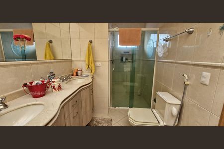 Casa de condomínio à venda com 600m², 4 quartos e 6 vagas Casa de condomínio à venda com 600m², 4 quartos e 6 vagasBanheiro