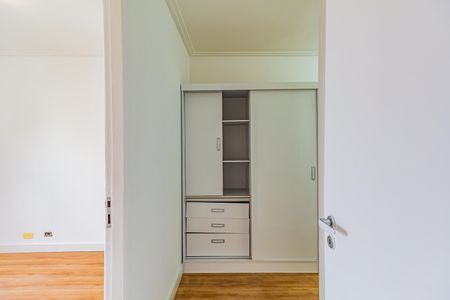 Apartamento à venda com 70m², 2 quartos e 1 vaga Apartamento à venda com 70m², 2 quartos e 1 vagaCloset da suíte