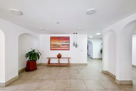 Apartamento à venda com 70m², 2 quartos e 1 vaga Apartamento à venda com 70m², 2 quartos e 1 vagaHall social
